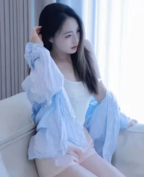 广州性感00后小姐姐