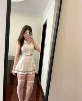 前凸后翘简直爽到飞起大胸姐姐