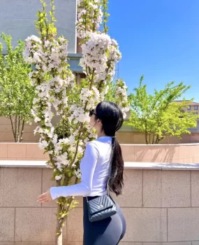 翘臀户外运动爱好小姐姐身材极好胸大紧实感