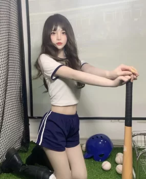 棒球馆与棒球教练翘臀会喷水小姐姐一夜情缘