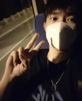 小帅哥真的很体贴