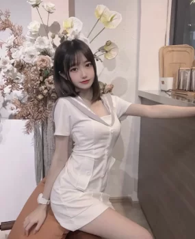 闵行区00后清纯小美女