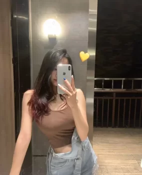 刚下海不久年轻的大学妹