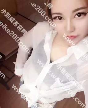 大连高颜值雨萌高挑美腿，皮肤白皙