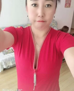 奎屯东北大姐   肥臀巨乳