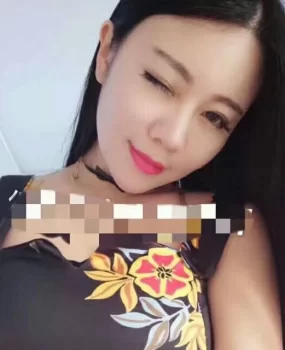 很活泼开朗的妹子