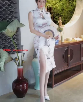 辽宁大连新茶到店，妹妹水多逼紧，制服诱惑，情趣丝袜随便挑战。