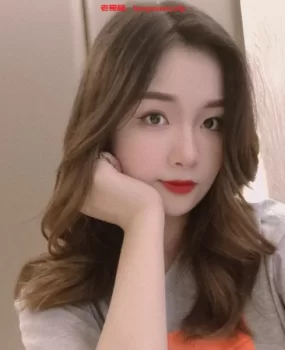 大连性感小骚货馒头逼水多多