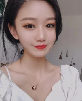 刚出道的邻家小姐姐