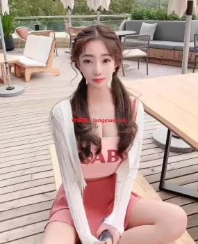 年轻穴嫩的小姐肤白貌美大长腿